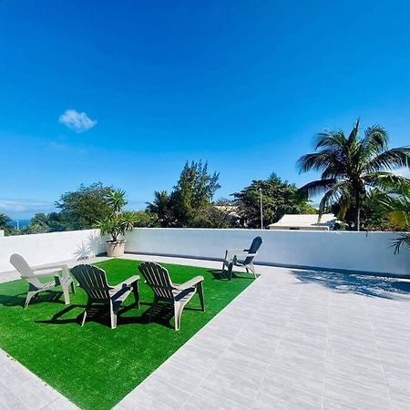 Villa Bois De Couleur Piscine Et Toit Terrasse Saint Pierre Eksteriør bilde
